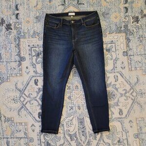 Studio Blue High-Rise Skinny Jeans I Dark Wash I Size 32 I Great Condition